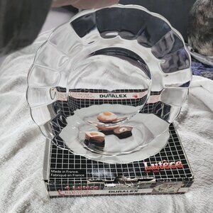 NIB DURALEX "PARIS" Clear Ruffle Scalloped Edge Dessert Plates 7.5"